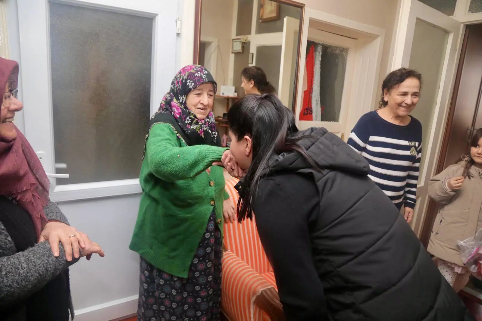 BAŞKAN GENCAN, YILDIRIM’DA MAHALLE ZİYARETLERİNİ SÜRDÜRDÜ galeri görseli